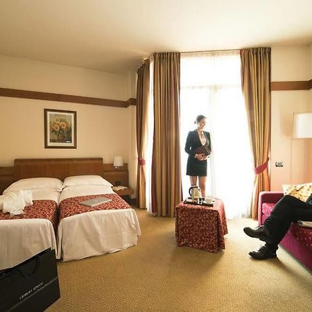 Milanore Hotel By Diva Hotels チニゼッロ・バルサモ エクステリア 写真